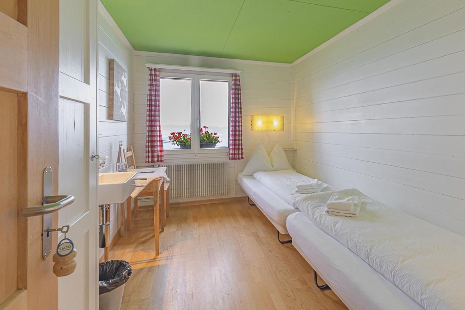 Berghaus Niederhorn Hotel บีอาเตนแบร์ก ภายนอก รูปภาพ